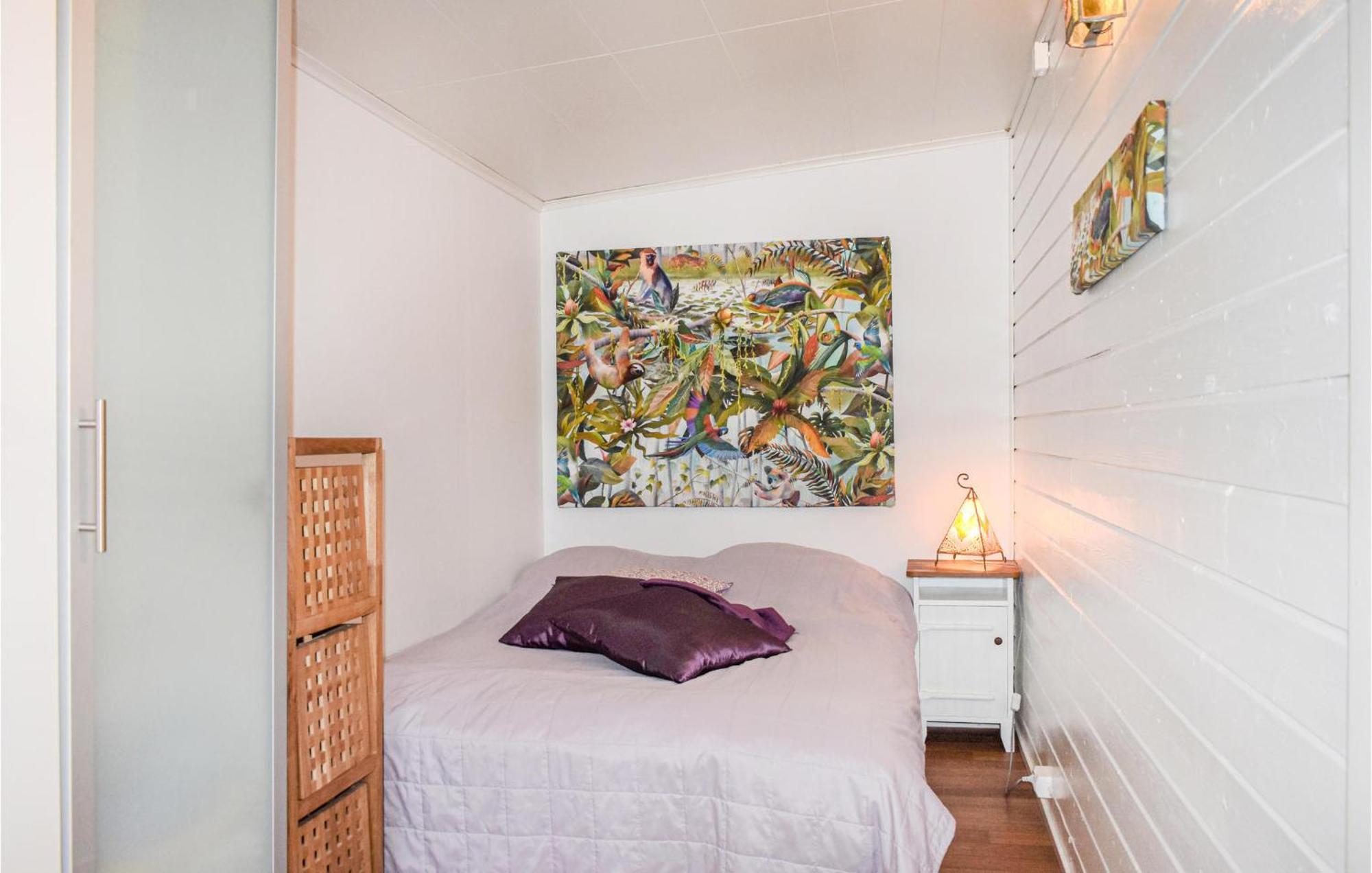 1 Bedroom Amazing Home In Hoellviken Exteriör bild